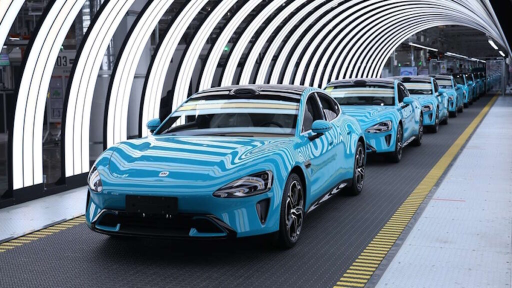 Xiaomi ao rubro: primeiro carro elétrico ultrapassou o Tesla Model 3 na China